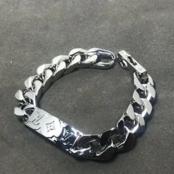 Louis Vuitton Genuine 18K White Gold Cuban Bracelet - Picture 1 of 4
